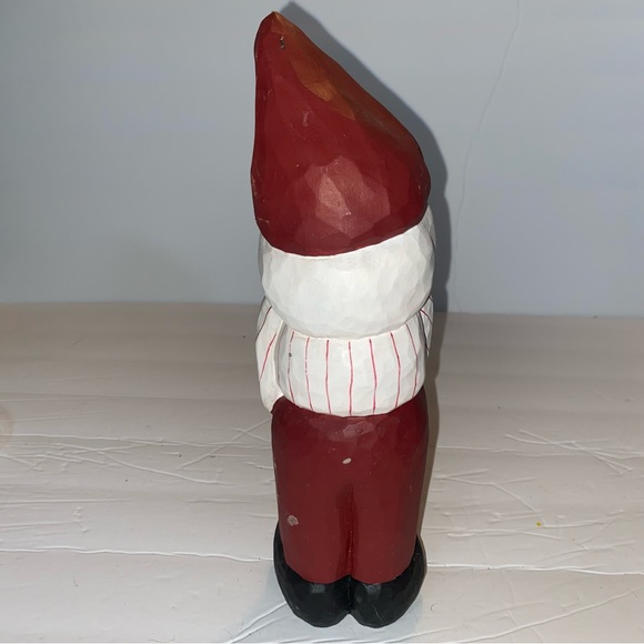 Midwest of Cannon Falls Folk Art Christmas Santa with Heart Figure 10" - Picture 6 of 8